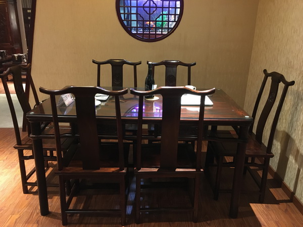 明式餐桌七件套（交趾黄檀）原价：188000元，活动价：52000元